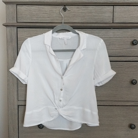 BCBGeneration White Button Up Tie Front Crop Top - Picture 6 of 10